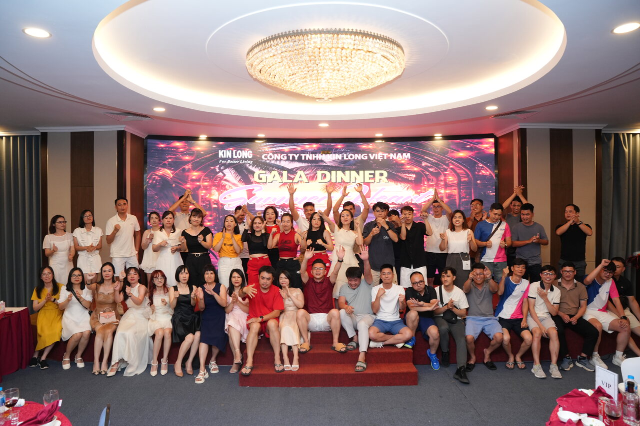 Team building 2025 – Strive and Thrive – Side by Side